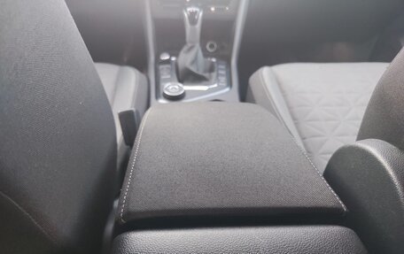 Volkswagen Tiguan II, 2021 год, 3 300 000 рублей, 13 фотография