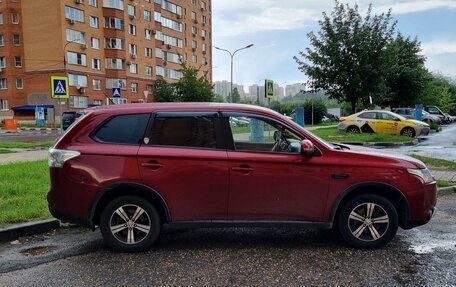 Mitsubishi Outlander III рестайлинг 3, 2014 год, 999 999 рублей, 7 фотография