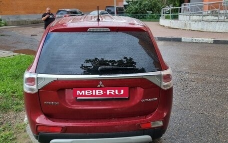 Mitsubishi Outlander III рестайлинг 3, 2014 год, 999 999 рублей, 5 фотография