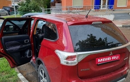 Mitsubishi Outlander III рестайлинг 3, 2014 год, 999 999 рублей, 11 фотография
