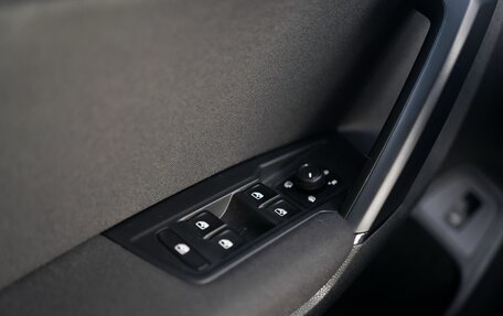 Volkswagen Tiguan II, 2020 год, 2 850 000 рублей, 12 фотография