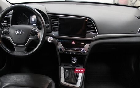 Hyundai Elantra VI рестайлинг, 2016 год, 1 241 000 рублей, 9 фотография