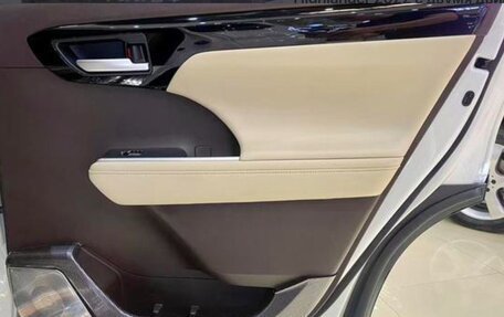 Toyota Highlander, 2022 год, 3 830 000 рублей, 11 фотография