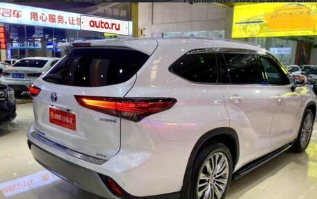 Toyota Highlander, 2022 год, 3 830 000 рублей, 5 фотография