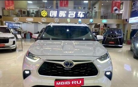 Toyota Highlander, 2022 год, 3 830 000 рублей, 3 фотография