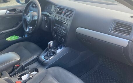 Volkswagen Jetta VI, 2012 год, 650 000 рублей, 4 фотография