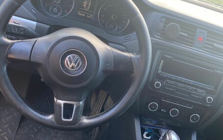 Volkswagen Jetta VI, 2012 год, 650 000 рублей, 17 фотография