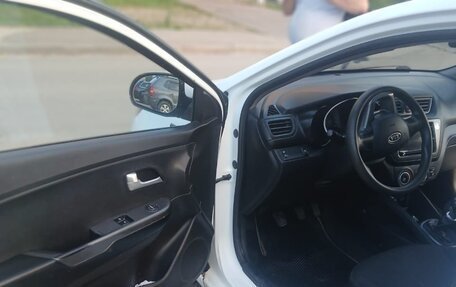 KIA Rio III рестайлинг, 2012 год, 900 000 рублей, 17 фотография
