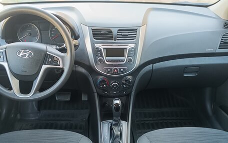 Hyundai Solaris II рестайлинг, 2016 год, 945 000 рублей, 9 фотография