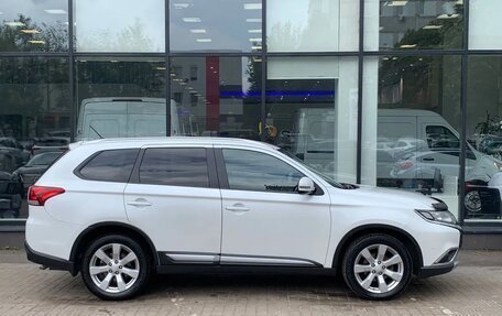 Mitsubishi Outlander III рестайлинг 3, 2015 год, 1 176 111 рублей, 4 фотография