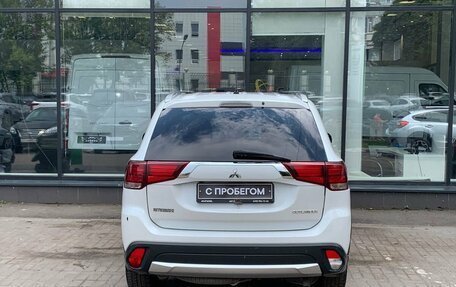 Mitsubishi Outlander III рестайлинг 3, 2015 год, 1 176 111 рублей, 7 фотография