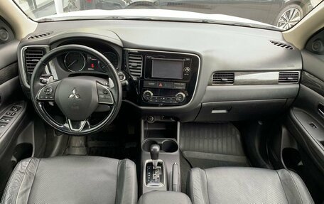 Mitsubishi Outlander III рестайлинг 3, 2015 год, 1 176 111 рублей, 9 фотография