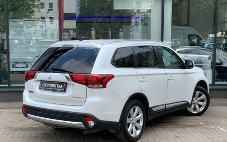 Mitsubishi Outlander III рестайлинг 3, 2015 год, 1 176 111 рублей, 8 фотография