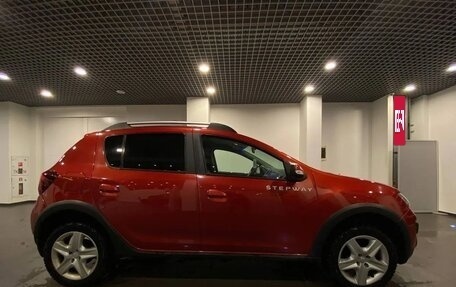 Renault Sandero II рестайлинг, 2018 год, 915 000 рублей, 2 фотография