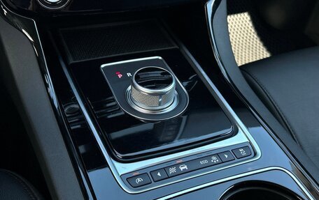 Jaguar XE I рестайлинг, 2015 год, 1 652 800 рублей, 17 фотография