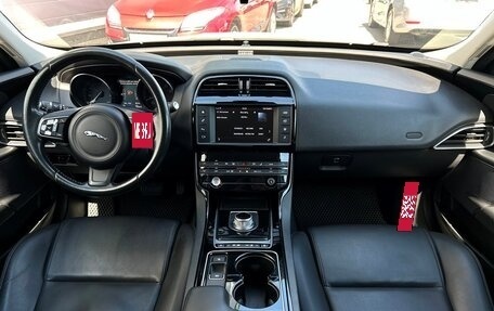 Jaguar XE I рестайлинг, 2015 год, 1 652 800 рублей, 7 фотография