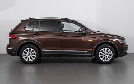 Volkswagen Tiguan II, 2021 год, 2 384 000 рублей, 5 фотография