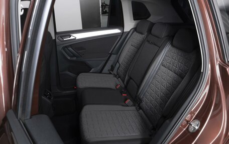 Volkswagen Tiguan II, 2021 год, 2 384 000 рублей, 9 фотография