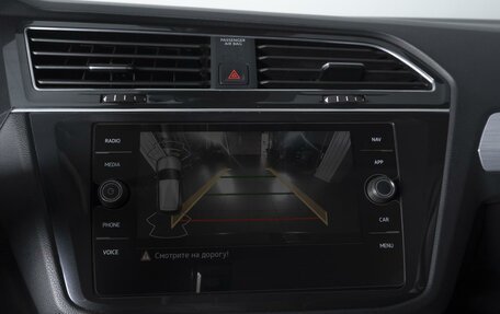 Volkswagen Tiguan II, 2021 год, 2 384 000 рублей, 13 фотография