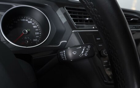 Volkswagen Tiguan II, 2021 год, 2 384 000 рублей, 17 фотография
