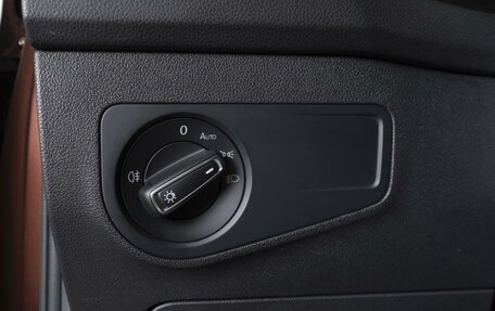 Volkswagen Tiguan II, 2021 год, 2 384 000 рублей, 15 фотография
