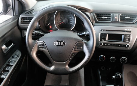 KIA Rio III рестайлинг, 2015 год, 989 000 рублей, 12 фотография