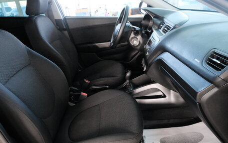 KIA Rio III рестайлинг, 2015 год, 989 000 рублей, 22 фотография