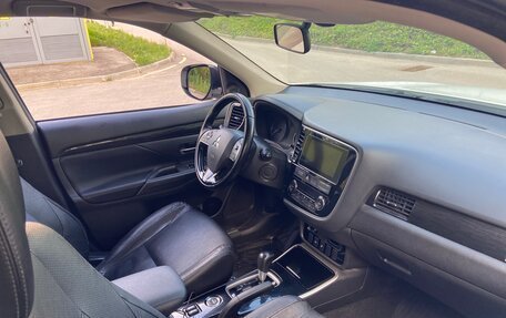Mitsubishi Outlander III рестайлинг 3, 2018 год, 1 700 000 рублей, 33 фотография