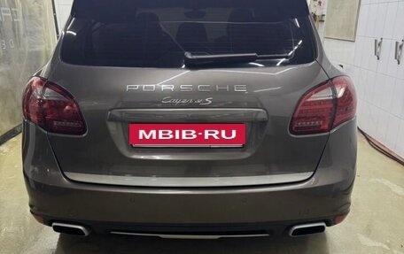 Porsche Cayenne III, 2011 год, 2 099 000 рублей, 2 фотография