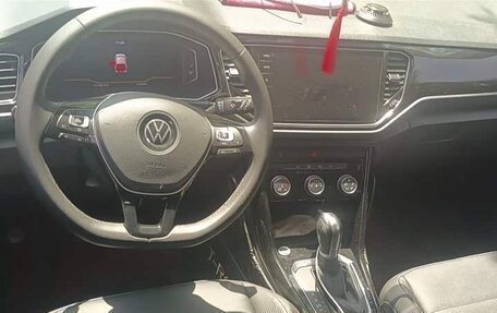 Volkswagen T-Roc I, 2021 год, 1 800 000 рублей, 6 фотография