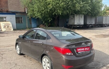 Hyundai Solaris II рестайлинг, 2016 год, 1 000 000 рублей, 3 фотография