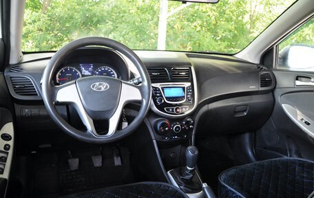 Hyundai Solaris II рестайлинг, 2013 год, 949 000 рублей, 12 фотография