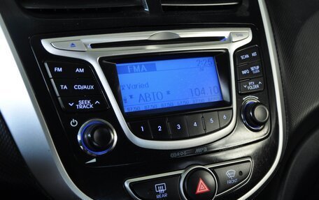 Hyundai Solaris II рестайлинг, 2013 год, 949 000 рублей, 15 фотография