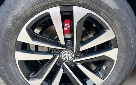 Volkswagen Tiguan II, 2020 год, 3 050 000 рублей, 25 фотография