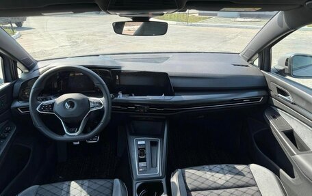 Volkswagen Golf VIII, 2022 год, 1 800 000 рублей, 7 фотография
