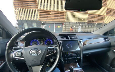 Toyota Camry, 2017 год, 2 170 000 рублей, 8 фотография