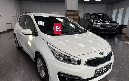 KIA cee'd III, 2017 год, 1 360 000 рублей, 2 фотография
