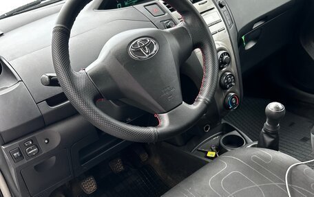 Toyota Yaris III рестайлинг, 2009 год, 550 000 рублей, 7 фотография