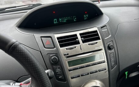 Toyota Yaris III рестайлинг, 2009 год, 550 000 рублей, 8 фотография