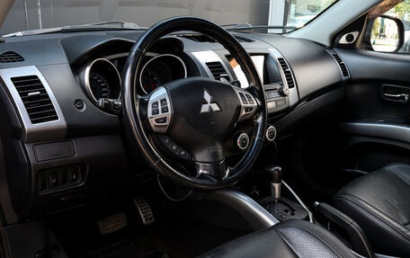 Mitsubishi Outlander III рестайлинг 3, 2007 год, 997 000 рублей, 14 фотография