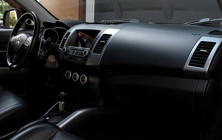 Mitsubishi Outlander III рестайлинг 3, 2007 год, 997 000 рублей, 9 фотография