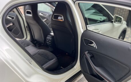 Mercedes-Benz GLA, 2016 год, 2 400 000 рублей, 18 фотография