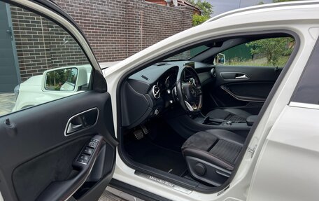 Mercedes-Benz GLA, 2016 год, 2 400 000 рублей, 22 фотография