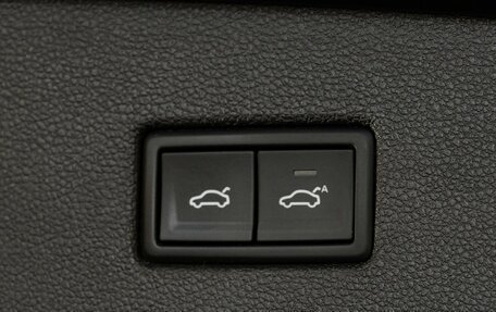 Volkswagen Tiguan II, 2018 год, 2 997 000 рублей, 23 фотография