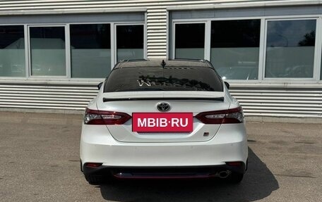 Toyota Camry, 2021 год, 3 345 000 рублей, 10 фотография