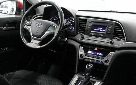 Hyundai Elantra VI рестайлинг, 2016 год, 1 300 000 рублей, 16 фотография