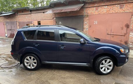Mitsubishi Outlander III рестайлинг 3, 2011 год, 1 400 000 рублей, 7 фотография
