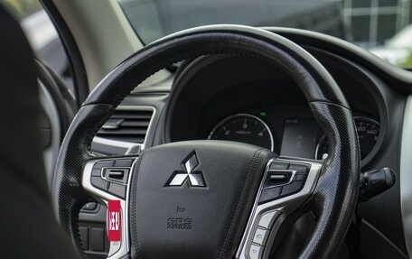 Mitsubishi Pajero Sport III рестайлинг, 2018 год, 2 595 000 рублей, 16 фотография