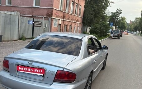 Hyundai Sonata IV рестайлинг, 2004 год, 260 000 рублей, 3 фотография