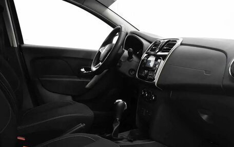 Renault Logan II, 2018 год, 1 050 000 рублей, 11 фотография